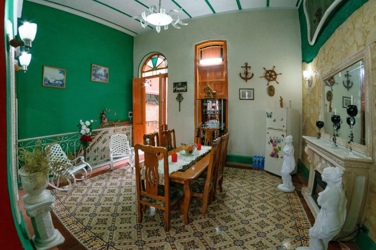 Bed and Breakfast Casa Colonial Carmen Havanna Exterior foto